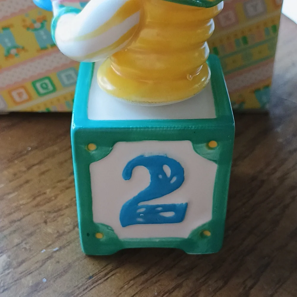 NIB Avon Year to Year Birthday Candle Clown w Candle Holder on Block 1-4 Years